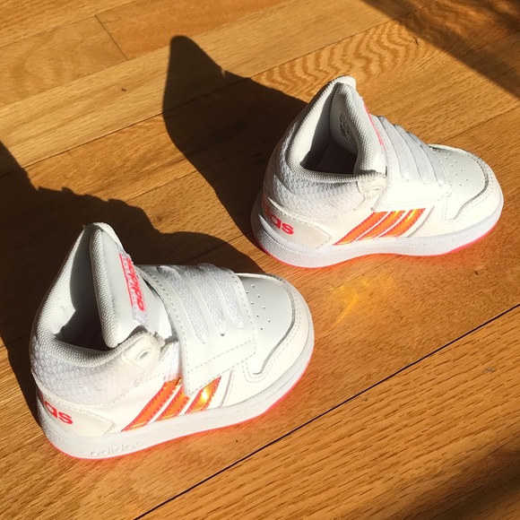 Adidas size 5 infant toddler white hi-tops with orange accents in NWOT condition - Picture 6 of 8